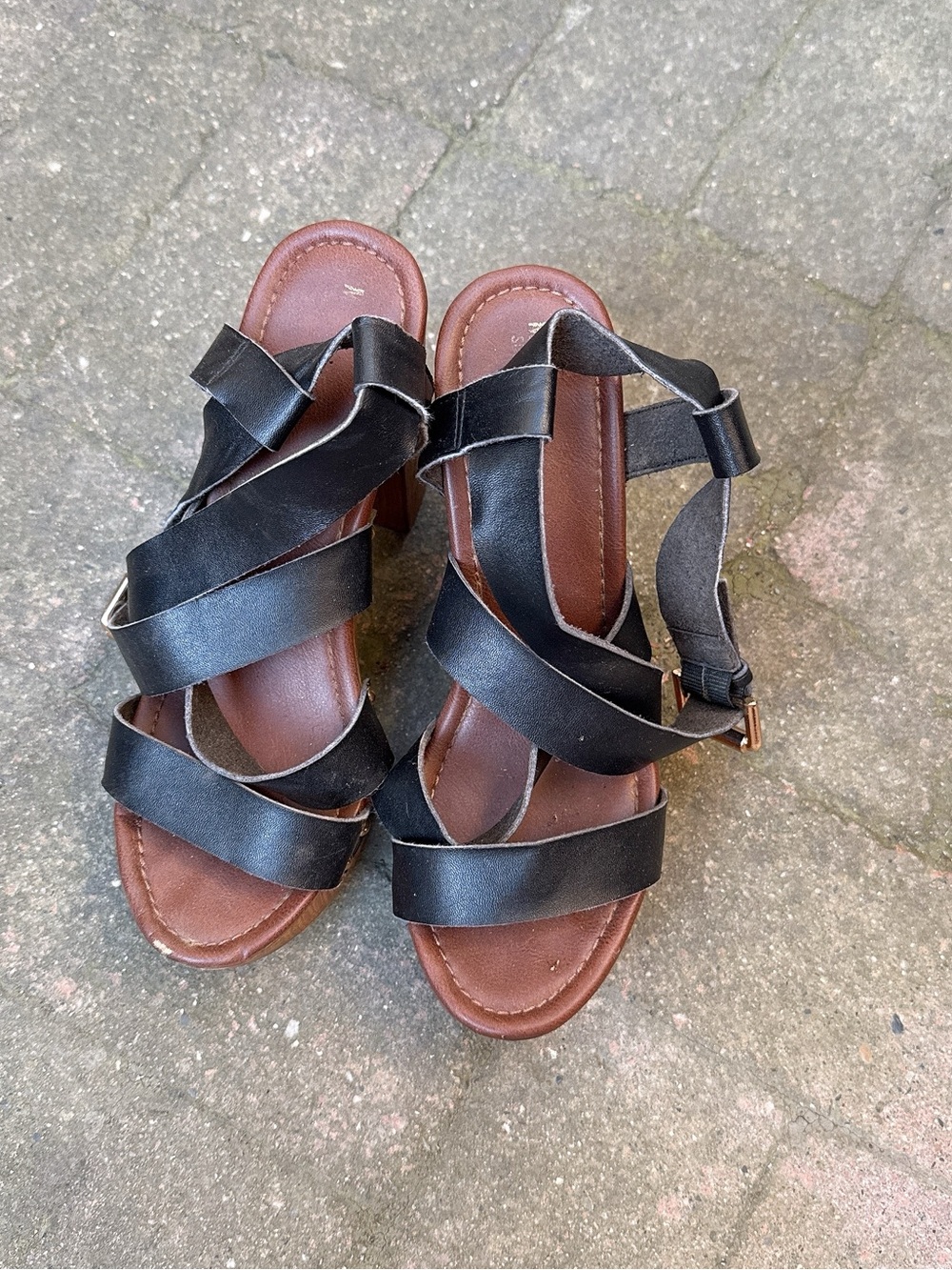 Bundle 2+ items for 30% off 
Black Strappy Women's Sandals